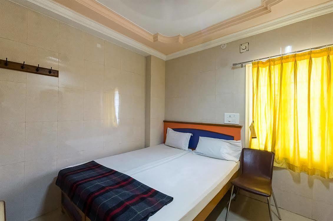Вилла Kvr Deluxe Residency Тирупати Экстерьер фото